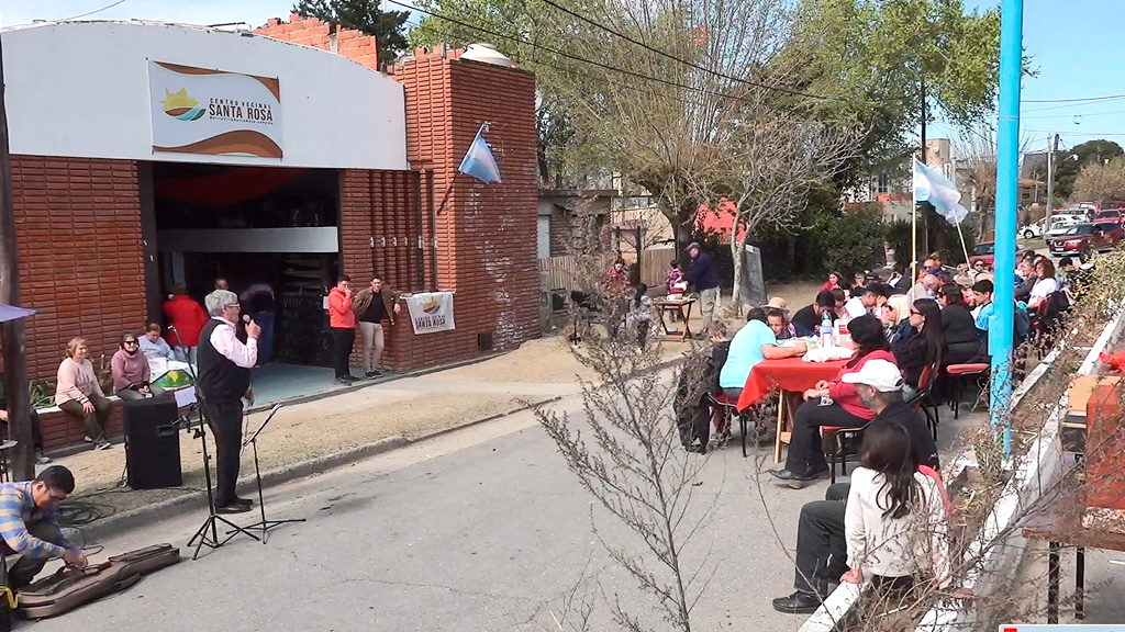 Fiesta patronal y del niño del centro vecinal Santa Rosa