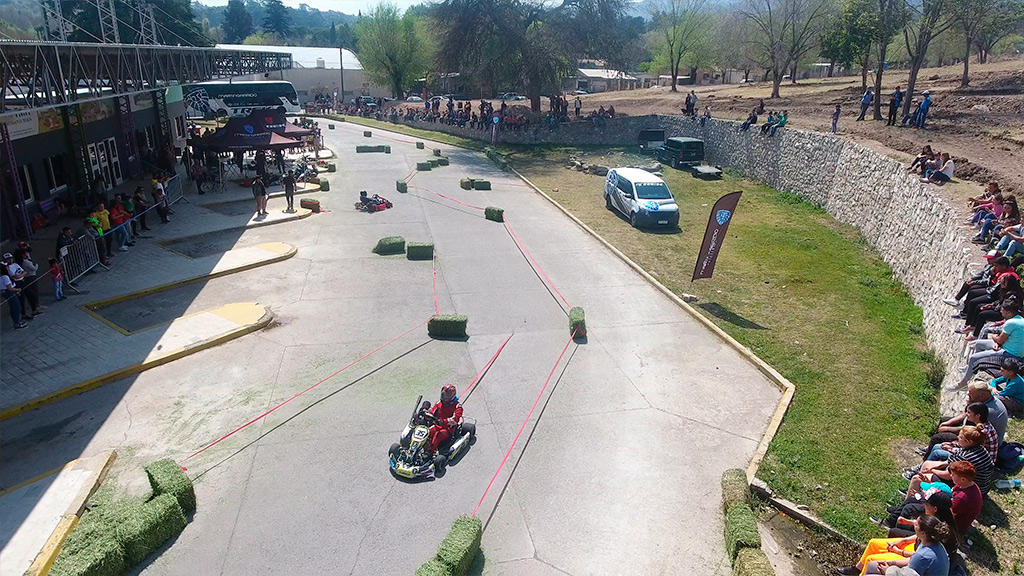 Exhibición de karting en el inicio del Cóndor Fest 2022