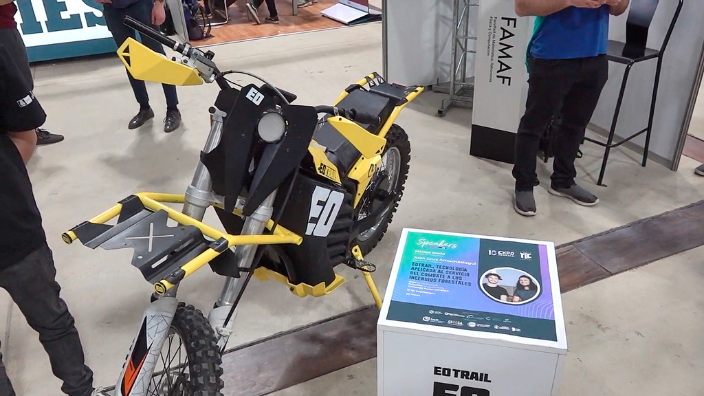 Expotrónica: avanza desarrollo de moto eléctrica para bomberos 