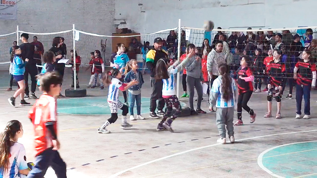 Encuentro infantil de voley en Valle Hermoso