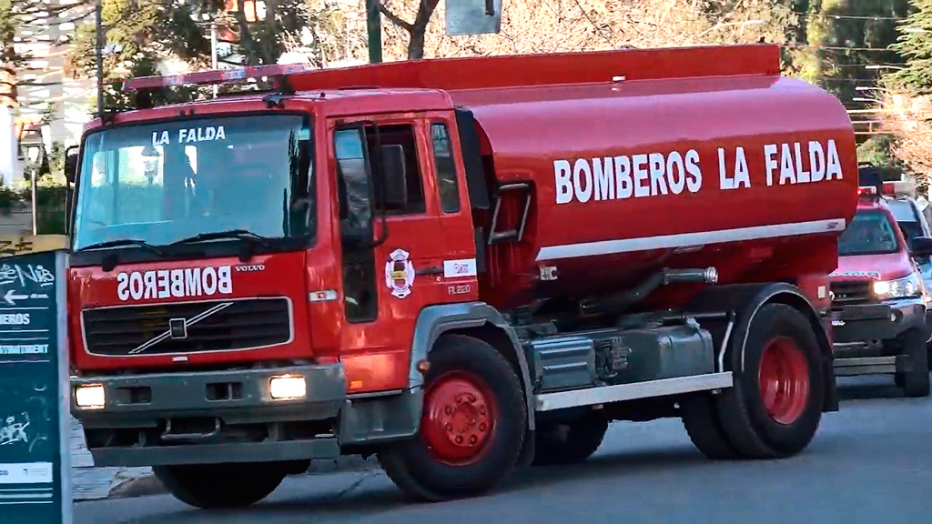 Nueva autobomba de bomberos voluntarios faldenses 
