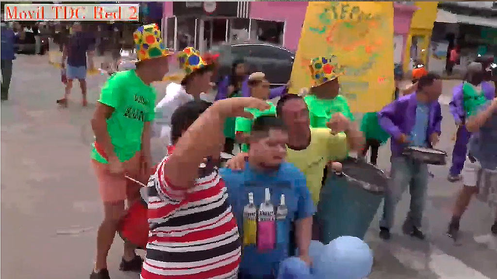 Murga del barrio San Jorge en caravana Montessori