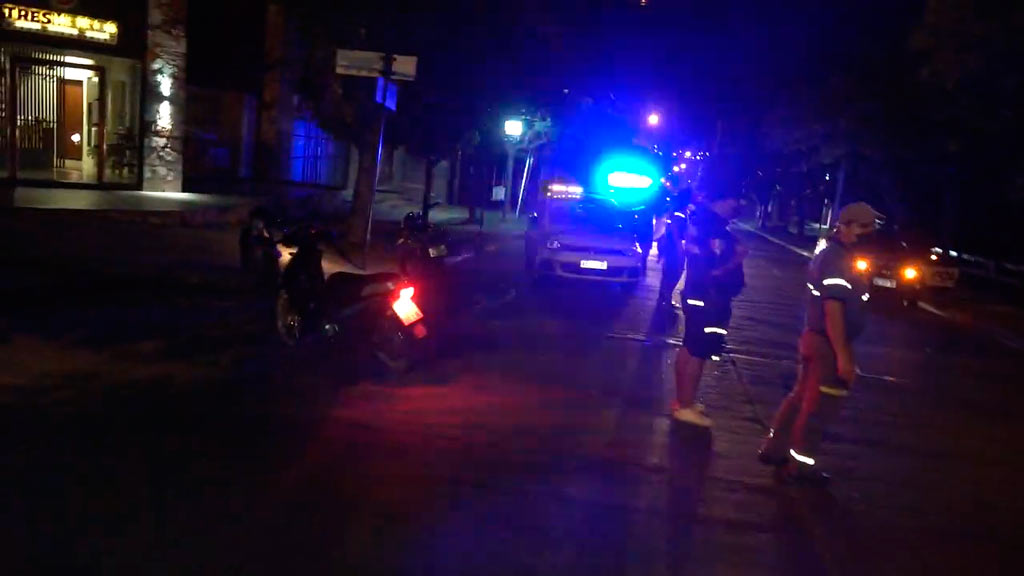 Choque de 2 motos en La Falda: heridos leves gracias al uso de cascos