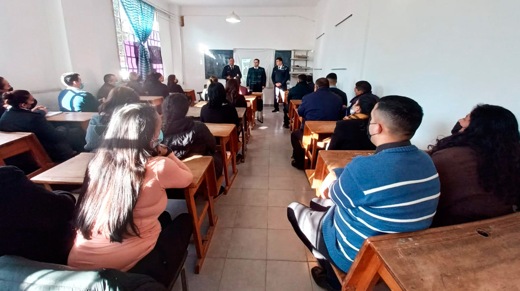 Policías barriales recibieron capacitación en el CEDER