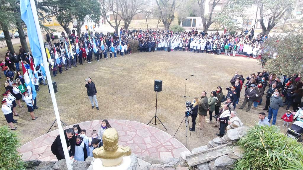 Villa Giardino: acto oficial y promesa en plaza Manuel Belgrano