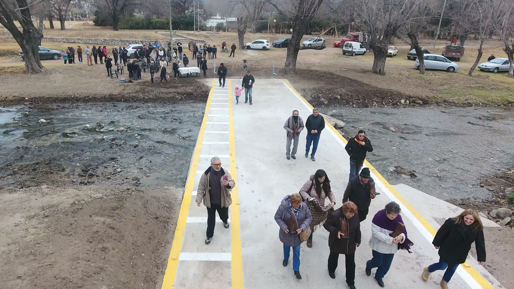 Casa Grande: inauguración de vado que une generaciones