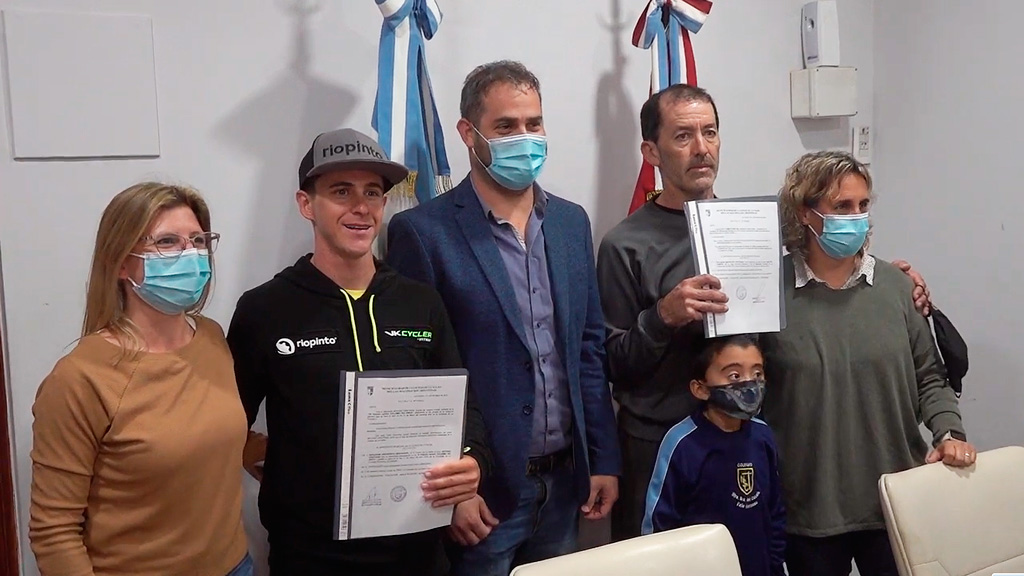 Reconocimiento deportivo a Walter Campos y Cristian Moyano