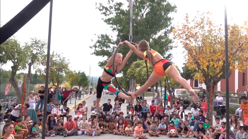 Circo Tolteca: confirmó escuela de circo para niños en Huerta Grande