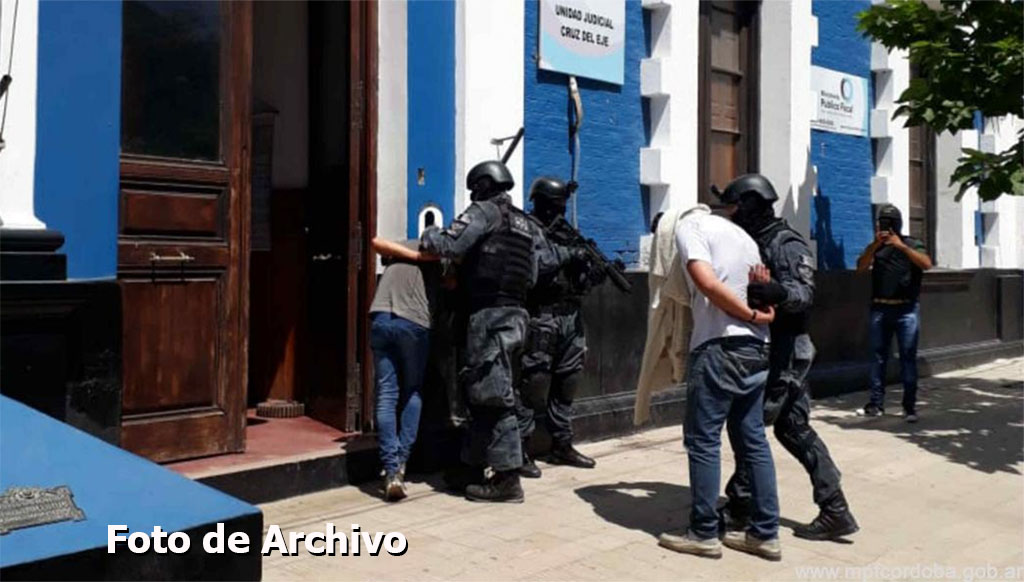  Tres detenidos por delivery de drogas en Cruz del Eje