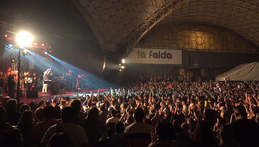Exploto el anfiteatro de La Falda con el esperado show del loco Amato