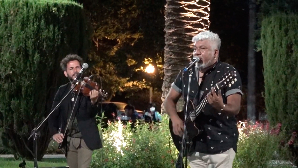 Acordes y voces junto al Vuelo de Gitanos en Villa Giardino