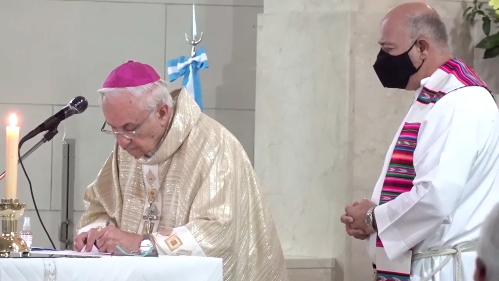 Nuevo párroco: emotiva misa del Arzobispo Ñañez junto al padre Gattino