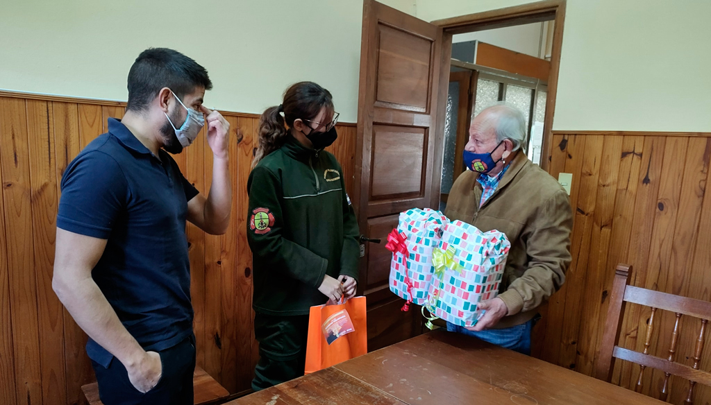 Bomberos Voluntarios de Valle Hermoso reciben obsequios del municipio en su día
