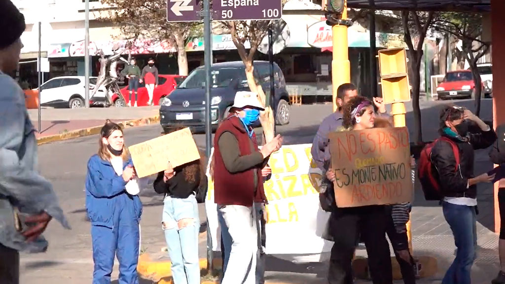 Asamblea de La Falda: exigen protección del patrimonio ambiental