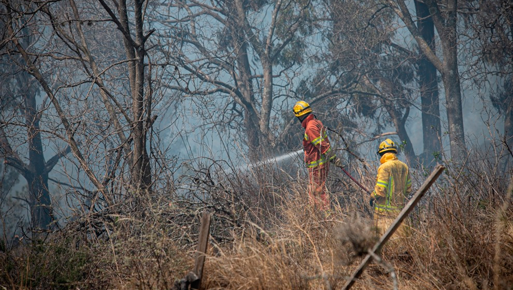 Bomberos se preparan para enfrentar una nueva jornada