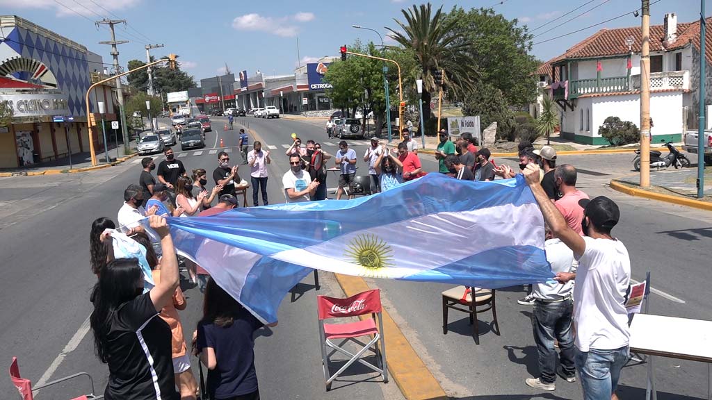 Gastronómicos faldenses: cumplirán restricciones pero mantendrán protestas