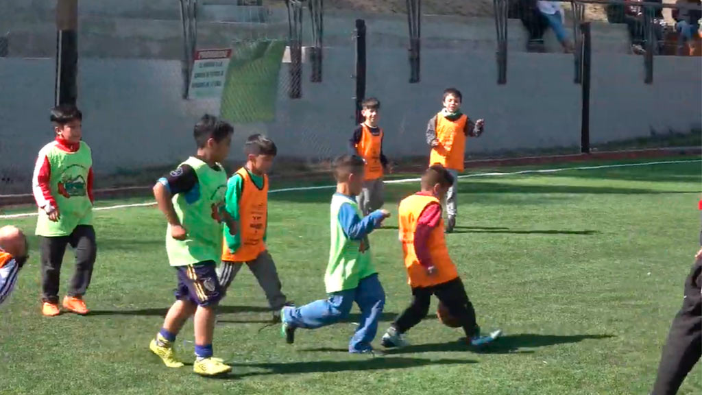 Huerta: regreso de la escuela de fútbol infantil Pequeños Gigantes