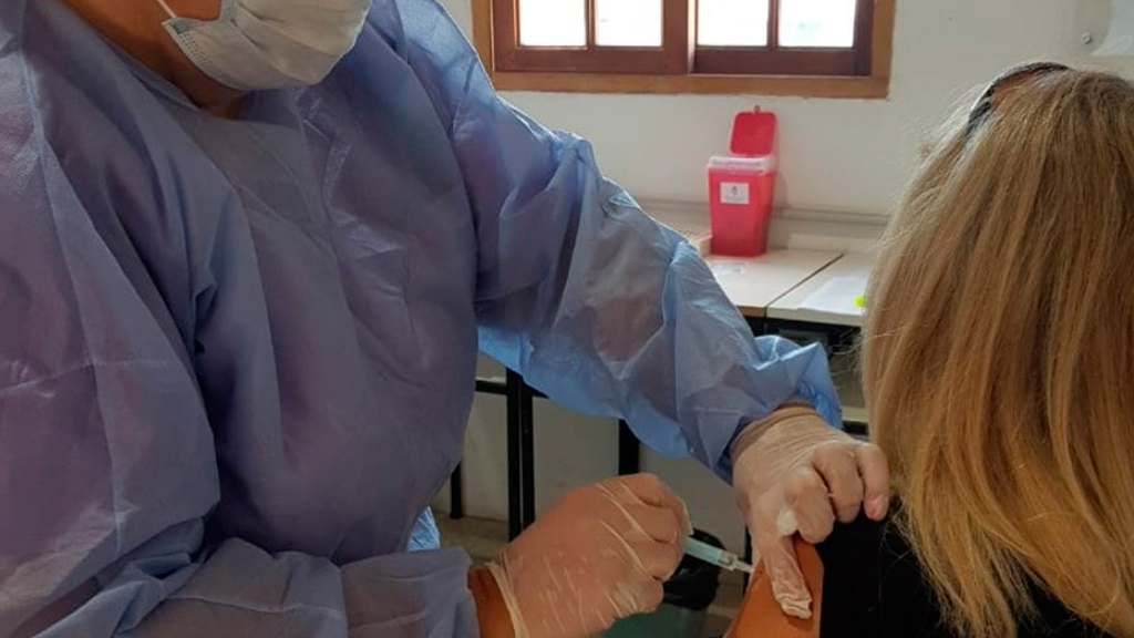 Covid-19: amplio vacunación voluntaria en Valle Hermoso