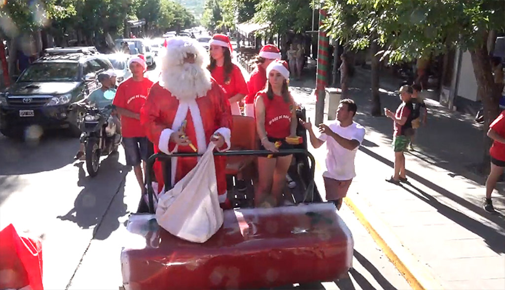 Otro año los amigos de Papá Noel comparten sus turrones con la magia de la navidad