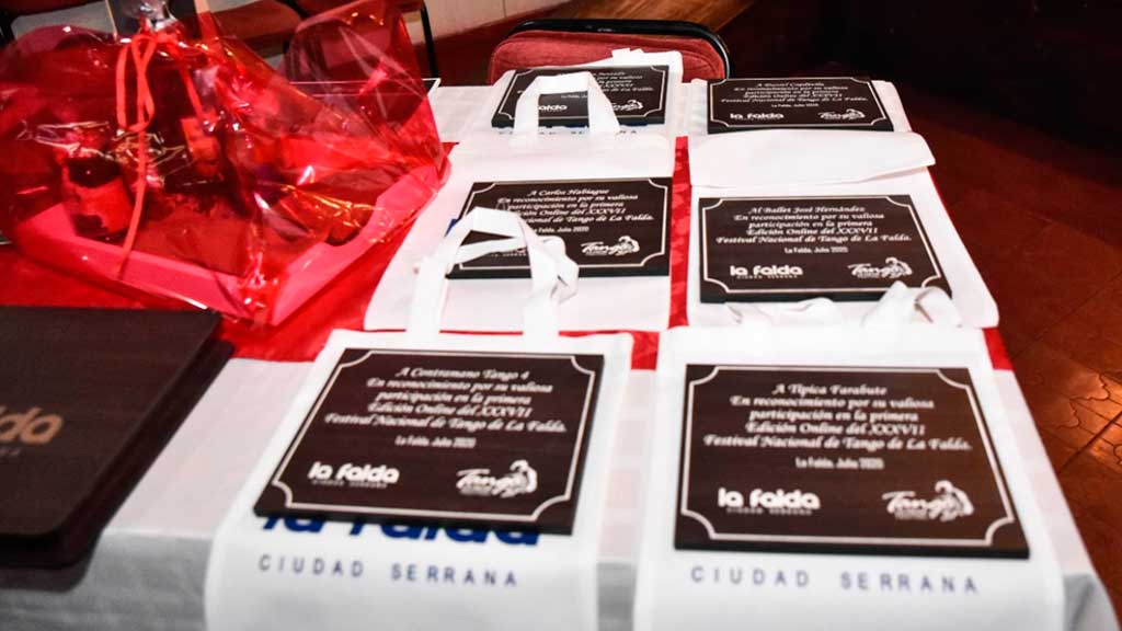 Festival del Tango: entrega de certificados y reconocimiento a los artistas locales