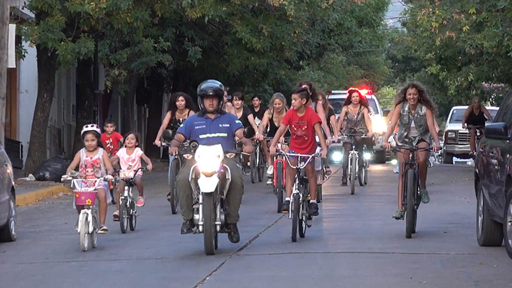 Mujeres en movimiento: bicicleteada céntrica en el día de la mujer