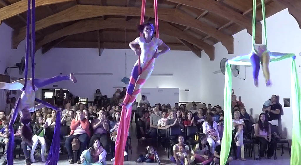 Expo 2019 de escuela de acrobacias en telas Alma Libre