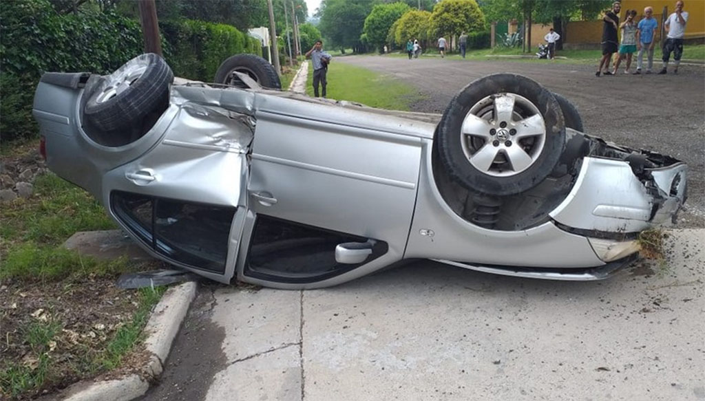 Despistó y volcó sobre Ruta 38 a la altura de Casa Grande