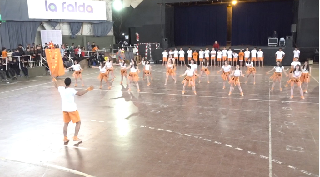Intertribus del Instituto Técnico La Falda, competencia de bailes