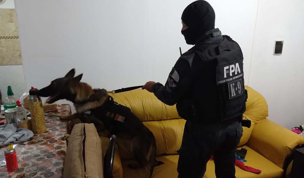 Perros de la FPA incautaron estupefacientes en Valle Hermoso. Un detenido 