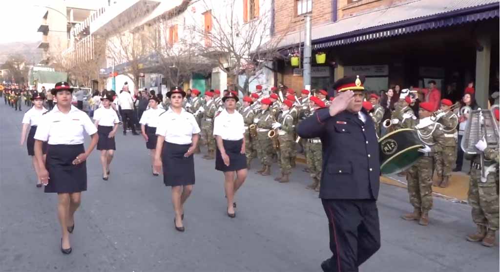 50 años de orgullo ciudadano, La Falda acompañó el desfile de bomberos voluntarios