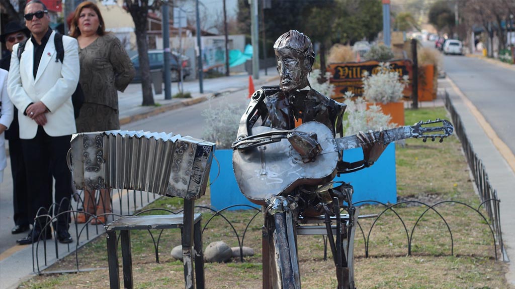 Con la inauguración de la obra artística formalizaron la incorporación de los festivales de Almirante Brown y Antofagasta de Chile a la Ruta del Tango 