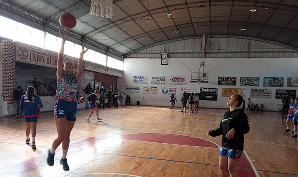 Básquet Femenino _ Huerta se quedó con el uno