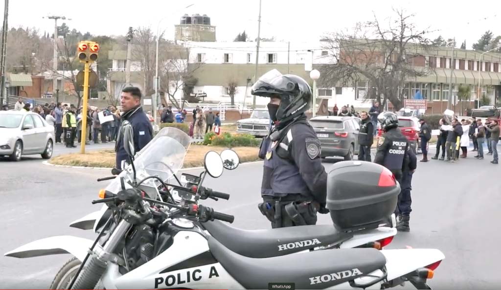 Como cada 7 de agosto se realizó la procesión y misa en honor a San Cayetano en La Falda