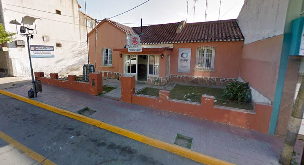 La Falda: atacó a una policía con un cuchillo y la salvó el chaleco