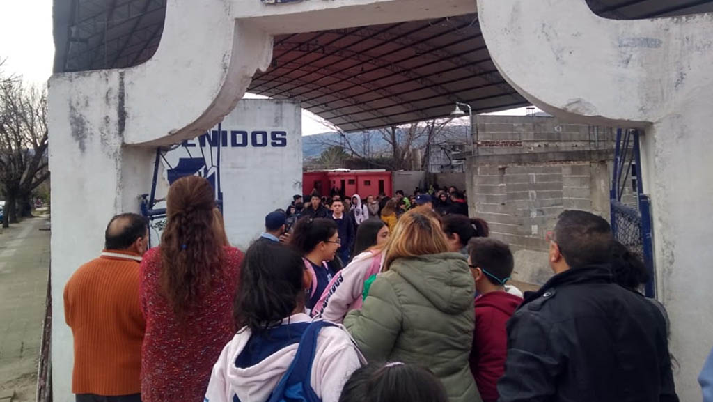 Comunicado de prensa, emitido por las autoridades del Colegio Sagrado Familia de Cosquin