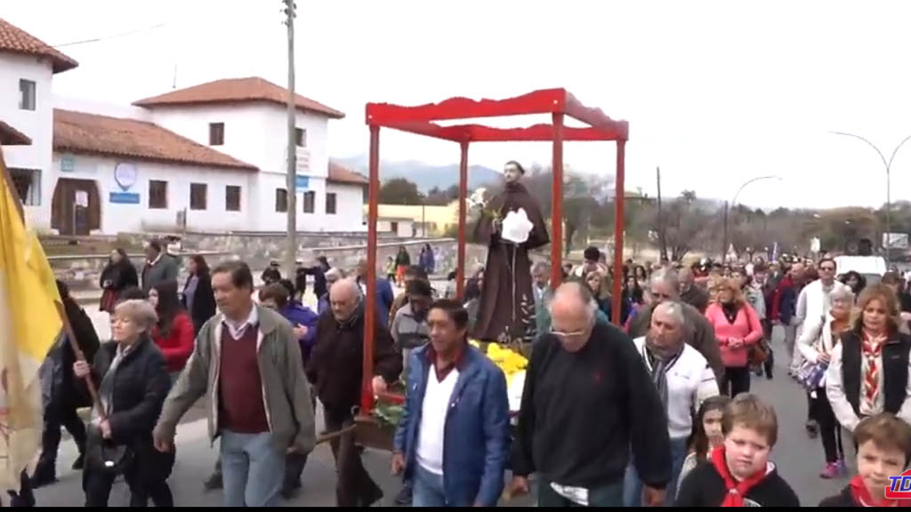 Misa y procesión del Santo Patrono San Antonio de Padua en Valle Hermoso