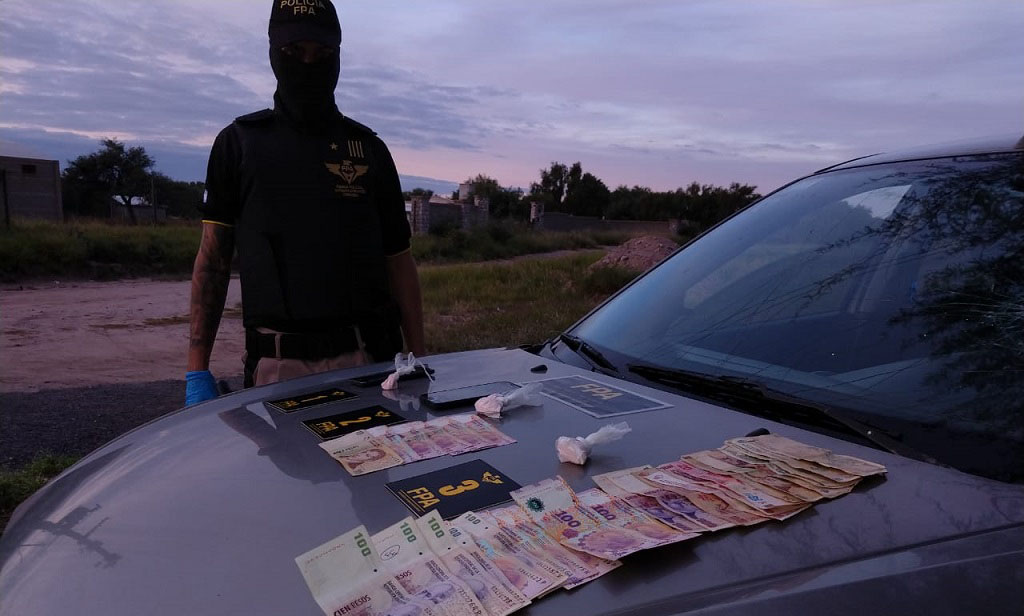 Intentaban ingresar con cocaína a Cruz Del Eje. 3 detenidos
