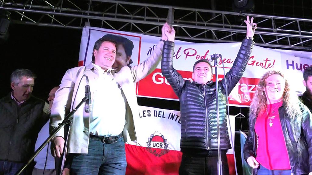 Con mas de 2000 personas, Corazza cerró campaña en Huerta Grande con la presencia de Mestre