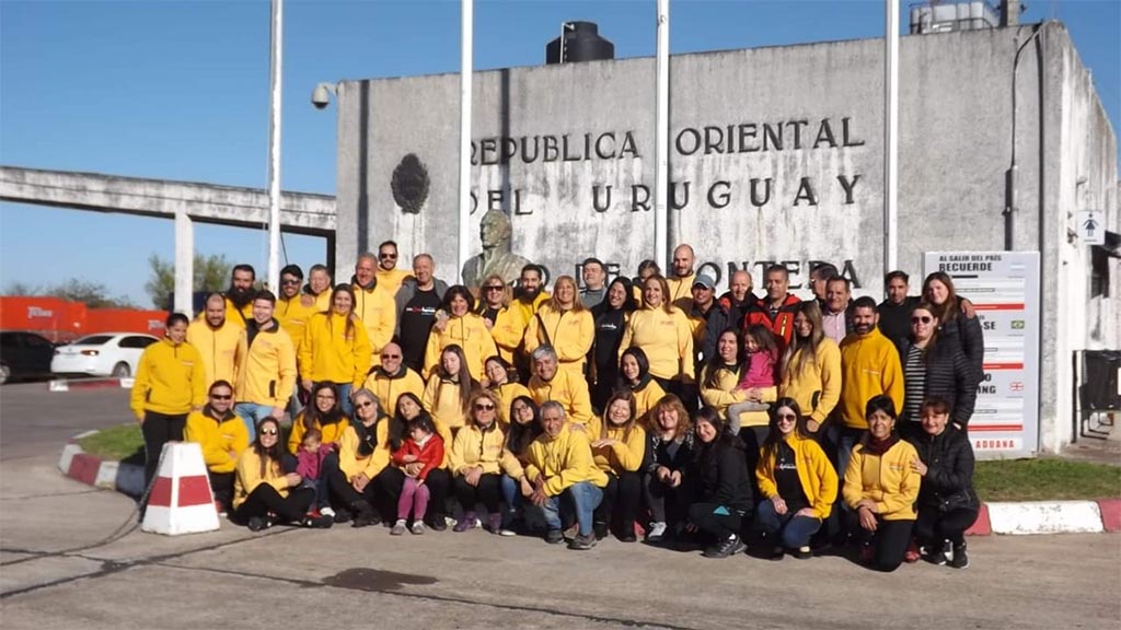 Ovacionada actuación del ballet José Hernández en Uruguay