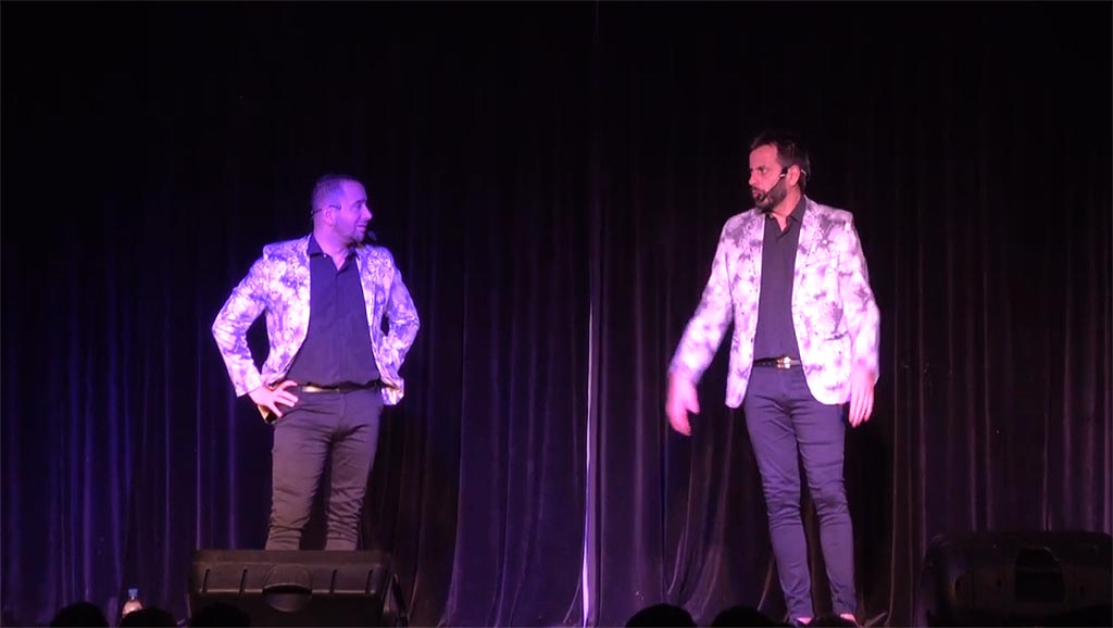 El show de Camilo y Nardo en el teatro del Eden Hotel